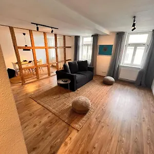  Apartment Center I Family I Business I Internet I Netflix